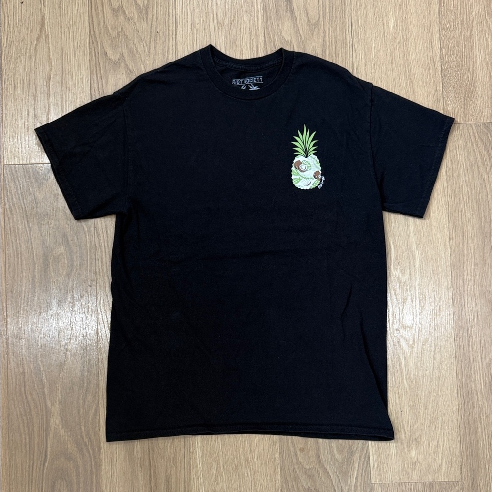 Riot Society Black Cotton Tee with Pineapple Graphic Size Medium